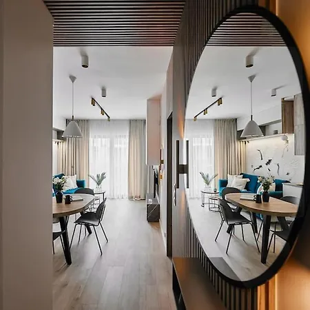 Golden Dreams Luxury Apartments 103-2